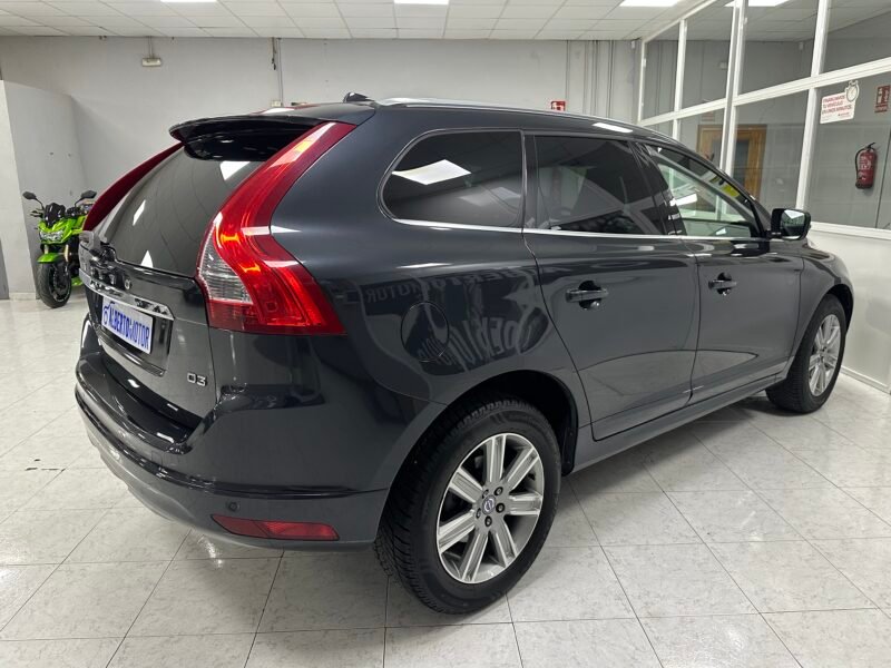 VOLVO XC60 2.0D3 150CV MOMENTUM