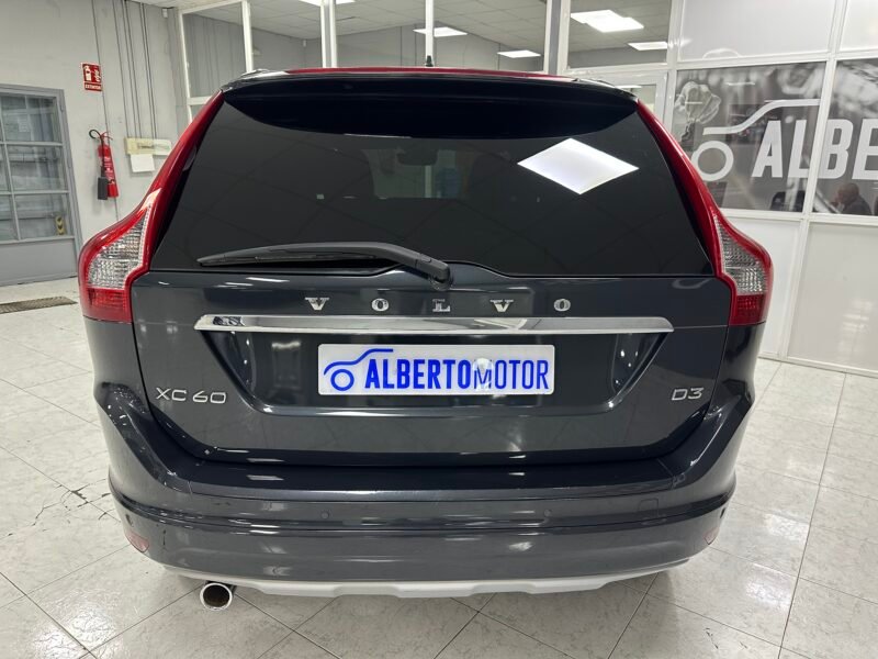 VOLVO XC60 2.0D3 150CV MOMENTUM