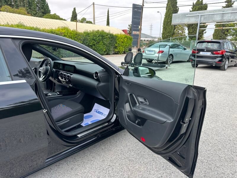 MERCEDES-BENZ CLA CLA200D SHOOTING BRAKE 2.0D 150CV 8G-DCT