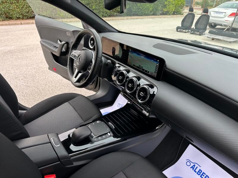 MERCEDES-BENZ CLA CLA200D SHOOTING BRAKE 2.0D 150CV 8G-DCT