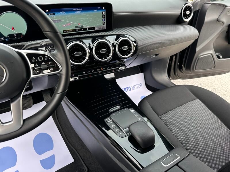 MERCEDES-BENZ CLA CLA200D SHOOTING BRAKE 2.0D 150CV 8G-DCT