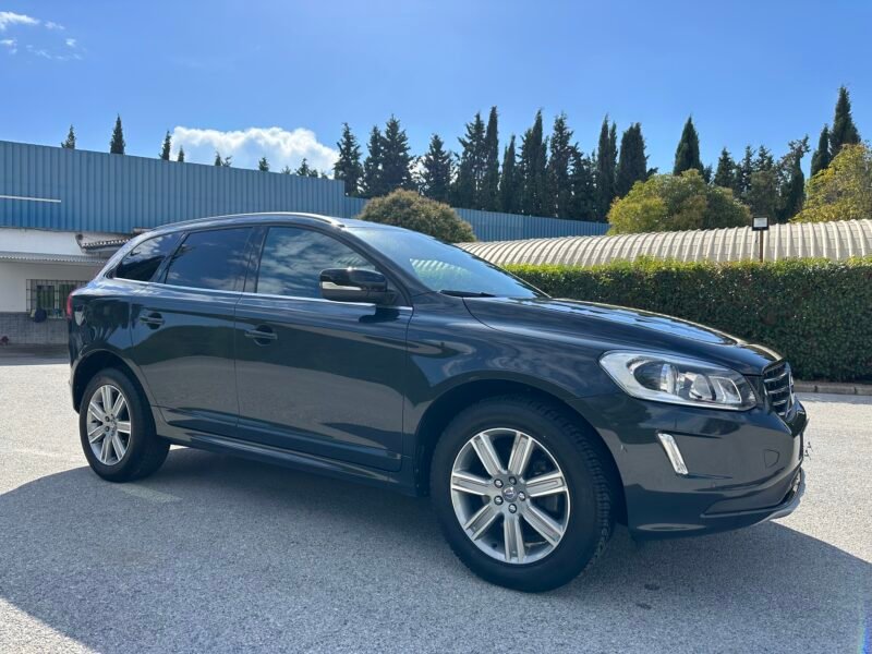 VOLVO XC60 2.0D3 150CV MOMENTUM