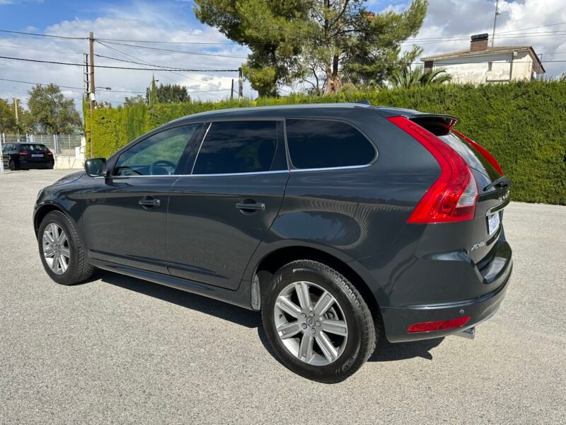 VOLVO XC60 2.0D3 150CV MOMENTUM