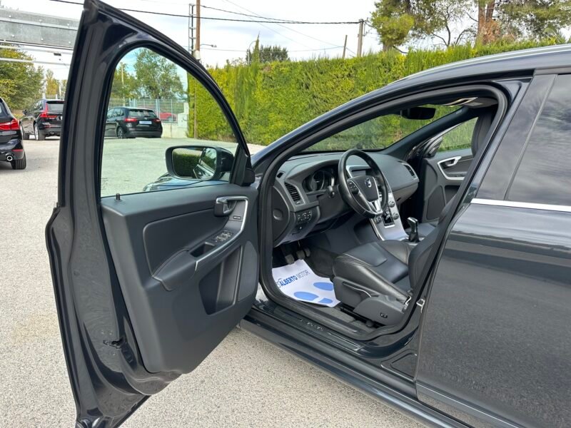 VOLVO XC60 2.0D3 150CV MOMENTUM