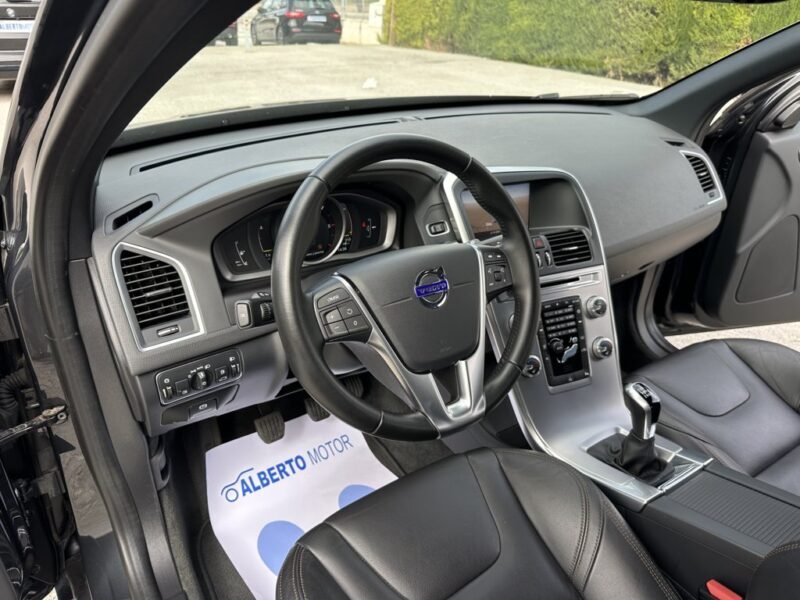 VOLVO XC60 2.0D3 150CV MOMENTUM