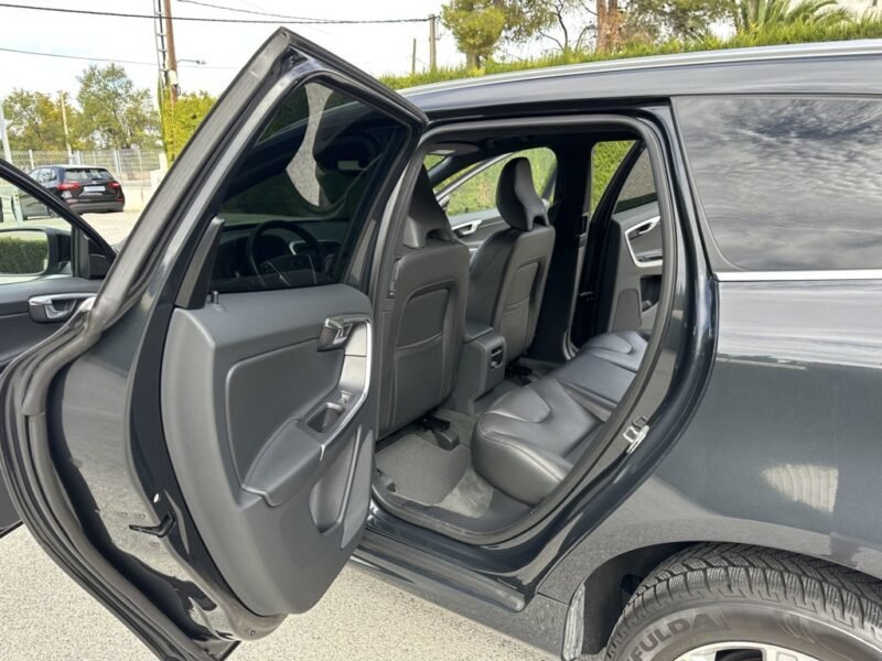 VOLVO XC60 2.0D3 150CV MOMENTUM