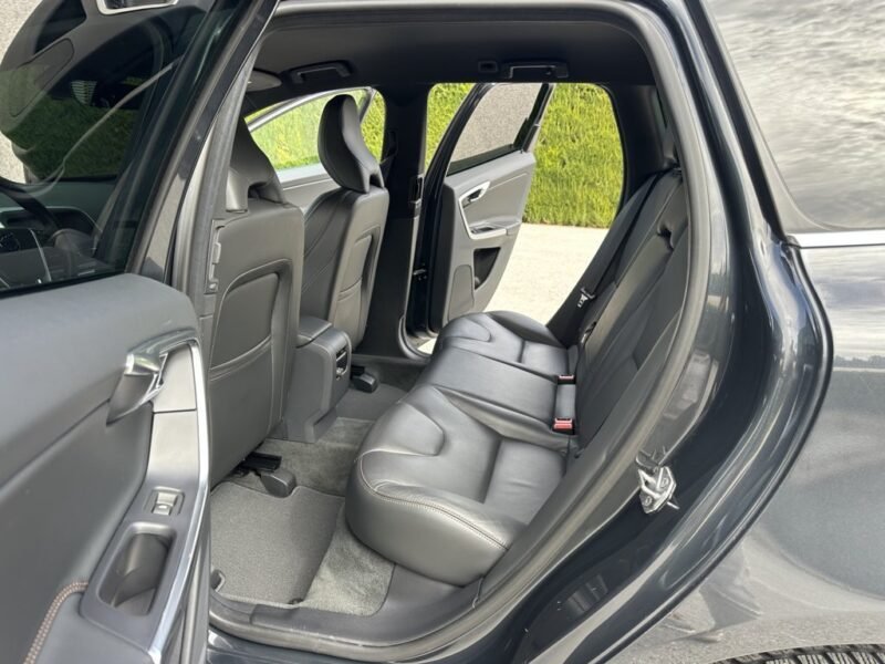 VOLVO XC60 2.0D3 150CV MOMENTUM