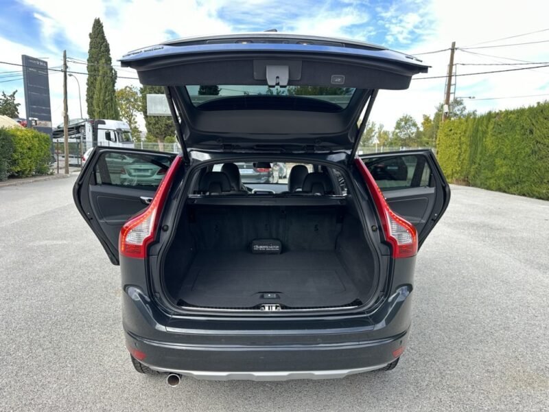 VOLVO XC60 2.0D3 150CV MOMENTUM