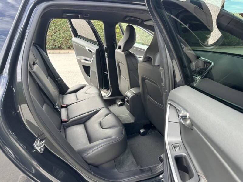 VOLVO XC60 2.0D3 150CV MOMENTUM