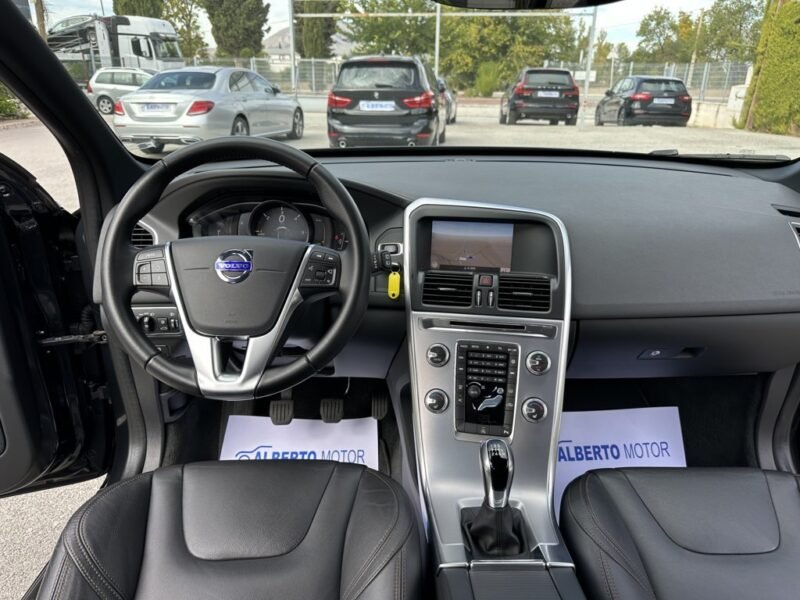 VOLVO XC60 2.0D3 150CV MOMENTUM