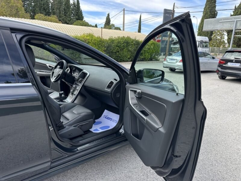 VOLVO XC60 2.0D3 150CV MOMENTUM