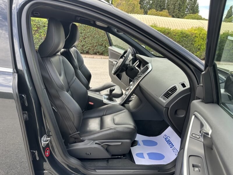 VOLVO XC60 2.0D3 150CV MOMENTUM