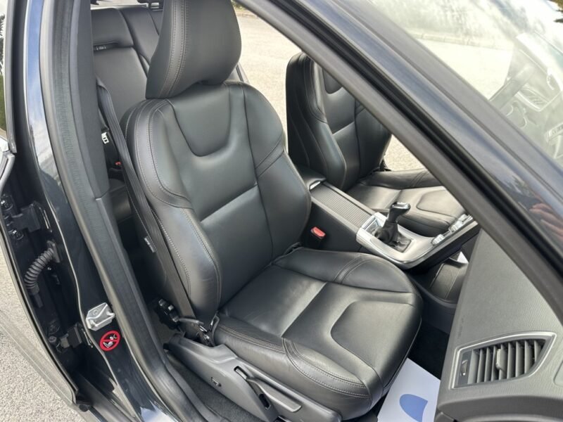 VOLVO XC60 2.0D3 150CV MOMENTUM