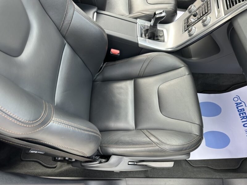 VOLVO XC60 2.0D3 150CV MOMENTUM