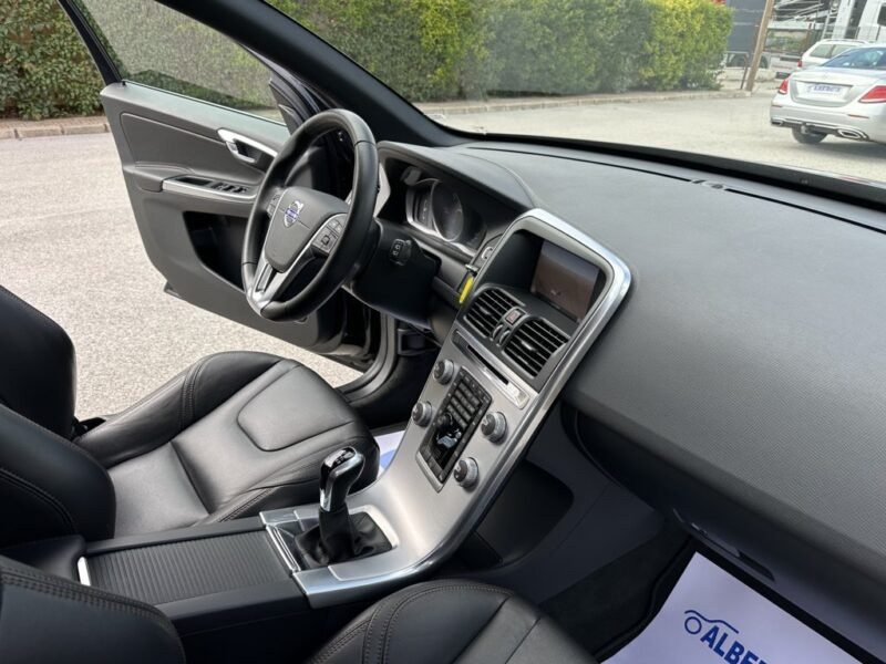 VOLVO XC60 2.0D3 150CV MOMENTUM