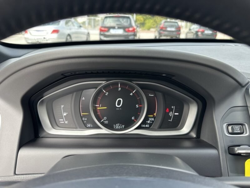 VOLVO XC60 2.0D3 150CV MOMENTUM