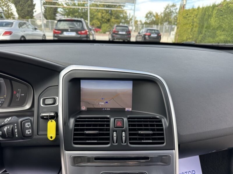 VOLVO XC60 2.0D3 150CV MOMENTUM