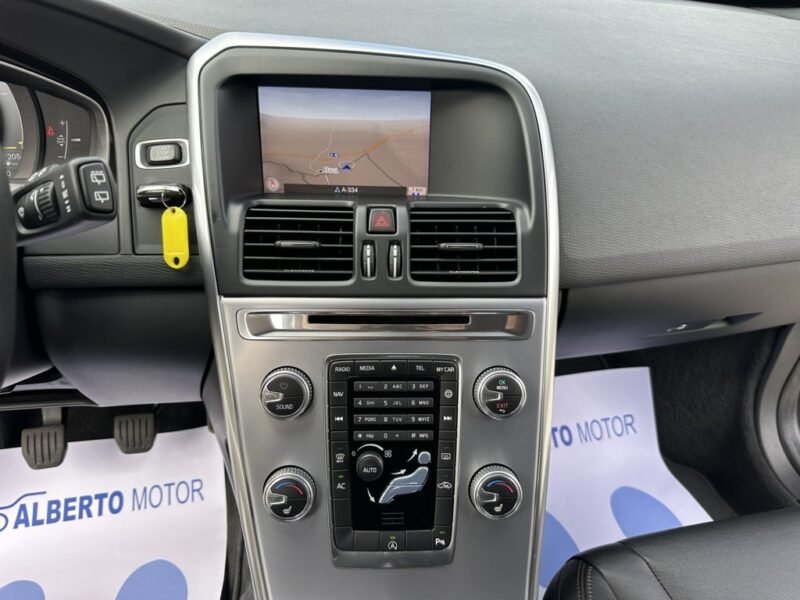 VOLVO XC60 2.0D3 150CV MOMENTUM