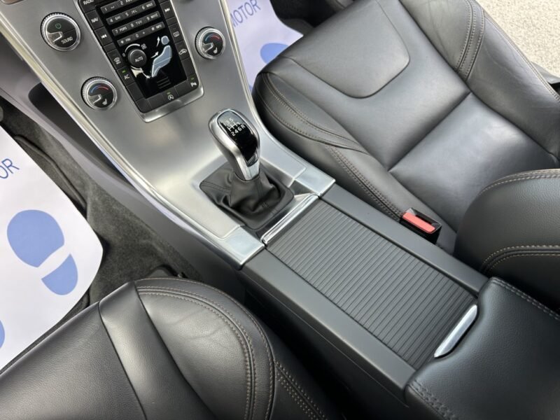 VOLVO XC60 2.0D3 150CV MOMENTUM