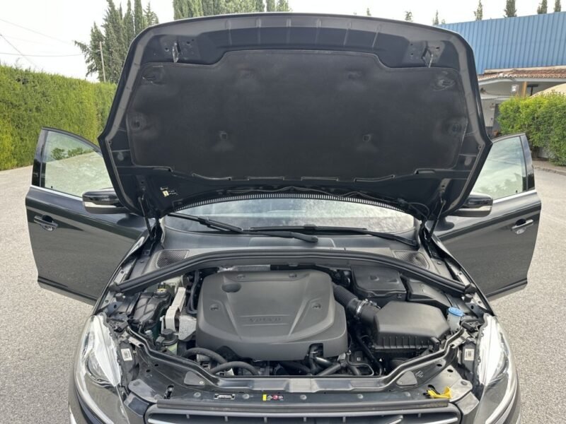 VOLVO XC60 2.0D3 150CV MOMENTUM