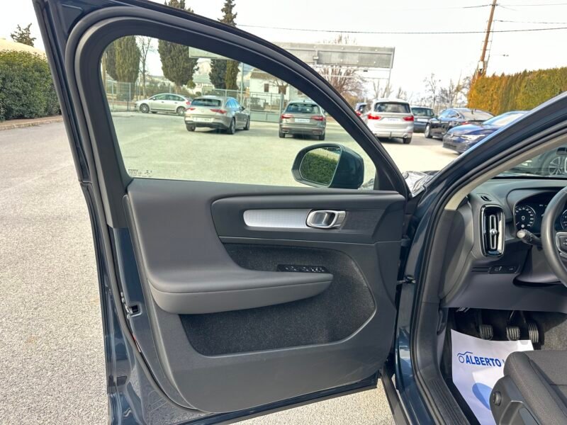 VOLVO XC40 1.5T3 163CV MOMENTUM PRO