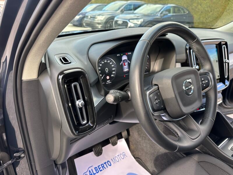 VOLVO XC40 1.5T3 163CV MOMENTUM PRO