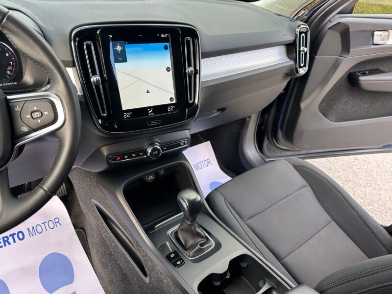 VOLVO XC40 1.5T3 163CV MOMENTUM PRO
