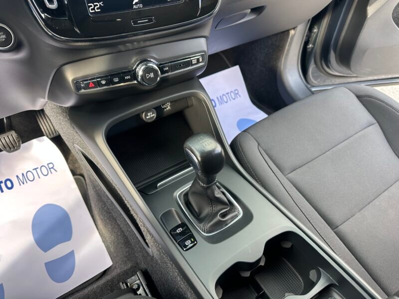 VOLVO XC40 1.5T3 163CV MOMENTUM PRO