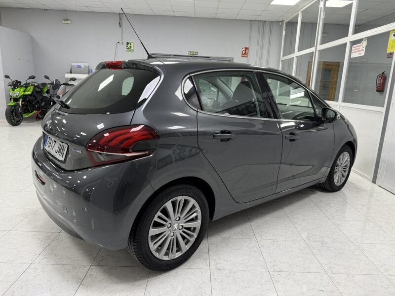 PEUGEOT 208 1.2I 82CV PURETECH ALLURE