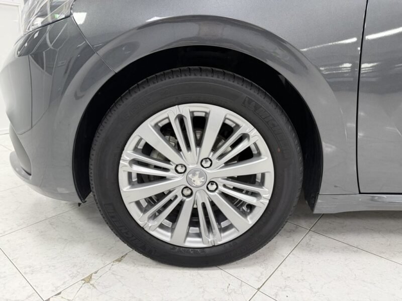 PEUGEOT 208 1.2I 82CV PURETECH ALLURE