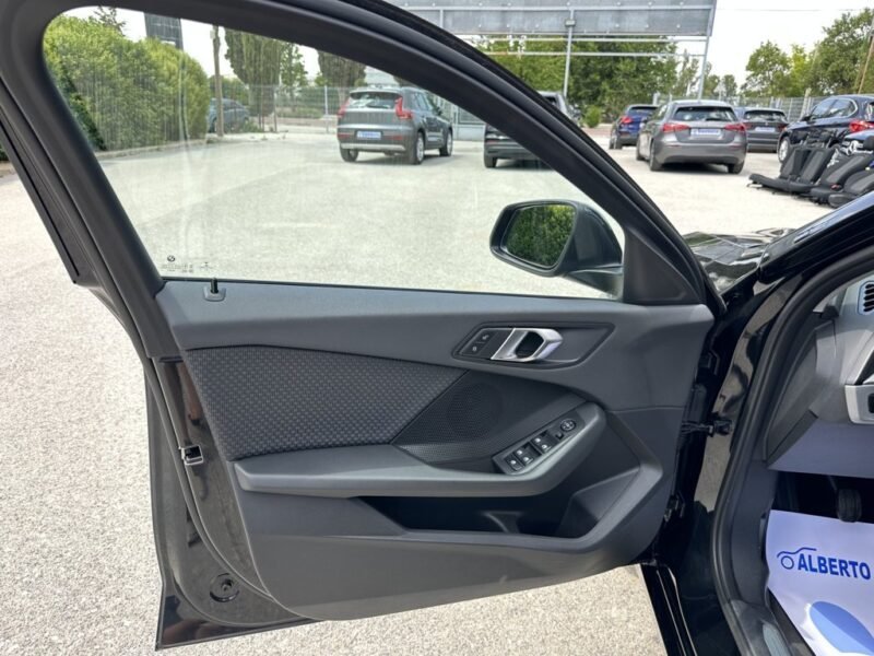 BMW 116D 1.5D 116CV (F40)