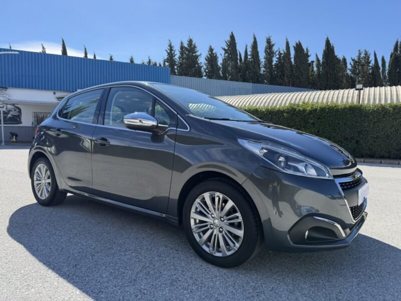 PEUGEOT 208 1.2I 82CV PURETECH ALLURE