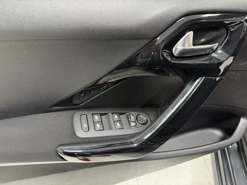 PEUGEOT 208 1.2I 82CV PURETECH ALLURE