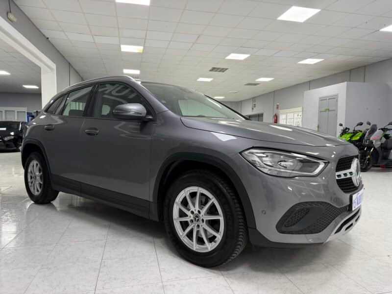 MERCEDES-BENZ GLA GLA180D 2.0D 116CV 8G-DCT