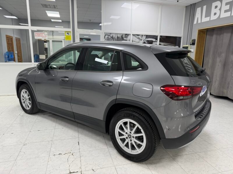 MERCEDES-BENZ GLA GLA180D 2.0D 116CV 8G-DCT