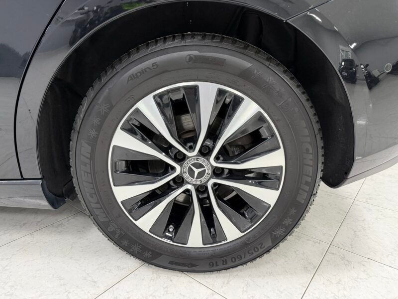 MERCEDES-BENZ B180D 2.0D 116CV 8G-DCT