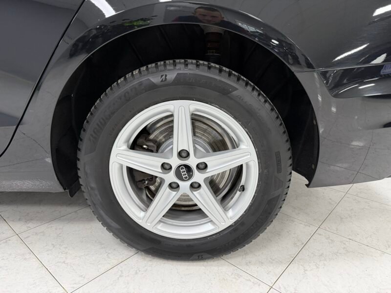 AUDI A4 Avant 30TDI 2.0TDI 136CV ADVANCED S-TRONIC MICROHIBRIDO