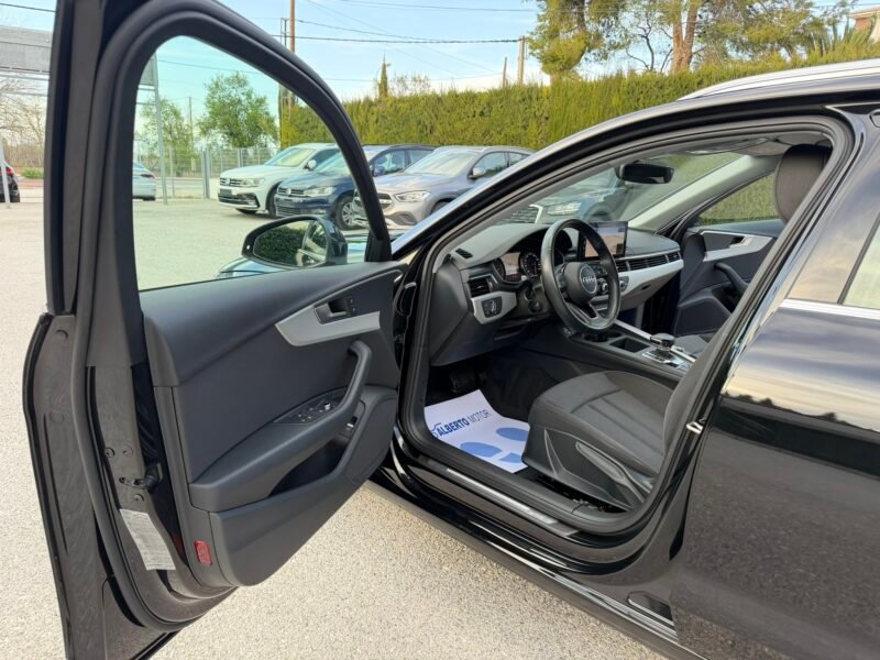 AUDI A4 Avant 30TDI 2.0TDI 136CV ADVANCED S-TRONIC MICROHIBRIDO
