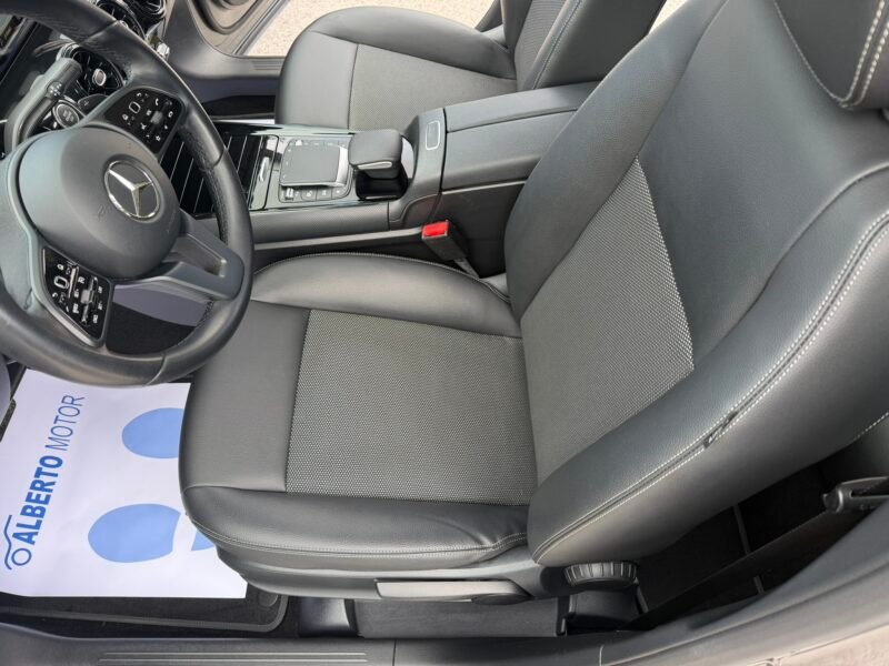 MERCEDES-BENZ GLA GLA180D 2.0D 116CV 8G-DCT