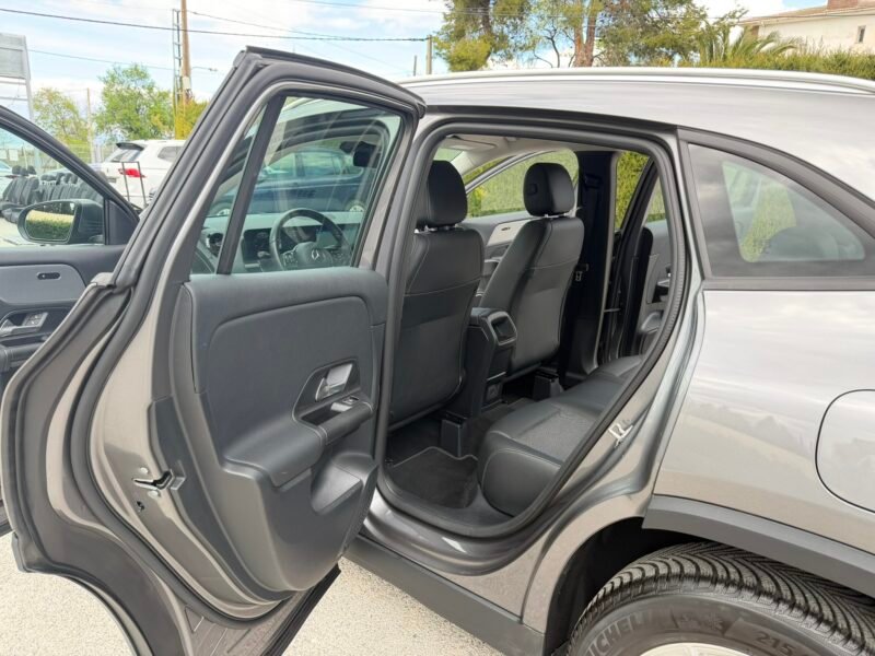 MERCEDES-BENZ GLA GLA180D 2.0D 116CV 8G-DCT