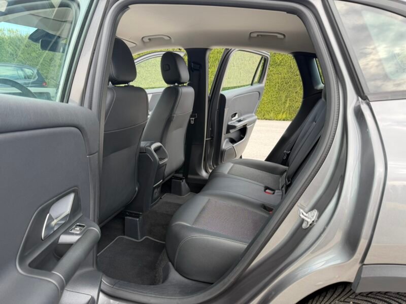 MERCEDES-BENZ GLA GLA180D 2.0D 116CV 8G-DCT