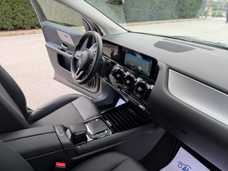 MERCEDES-BENZ GLA GLA180D 2.0D 116CV 8G-DCT