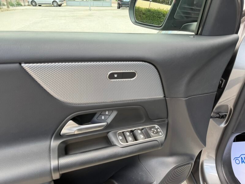 MERCEDES-BENZ GLA GLA180D 2.0D 116CV 8G-DCT