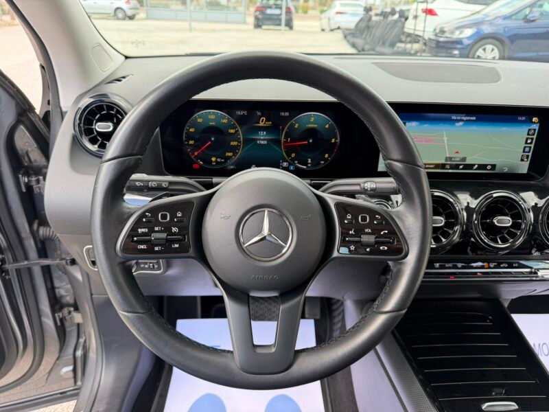MERCEDES-BENZ GLA GLA180D 2.0D 116CV 8G-DCT