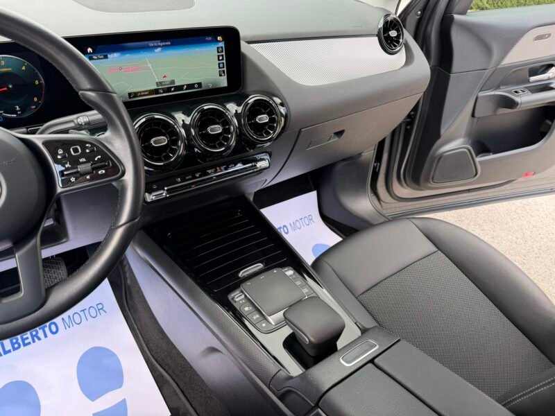 MERCEDES-BENZ GLA GLA180D 2.0D 116CV 8G-DCT