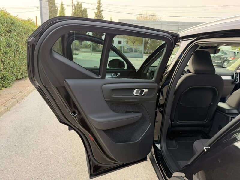 VOLVO XC40 1.5T5 262CV RECHARGE INSCRIPTION GEARTRONIC