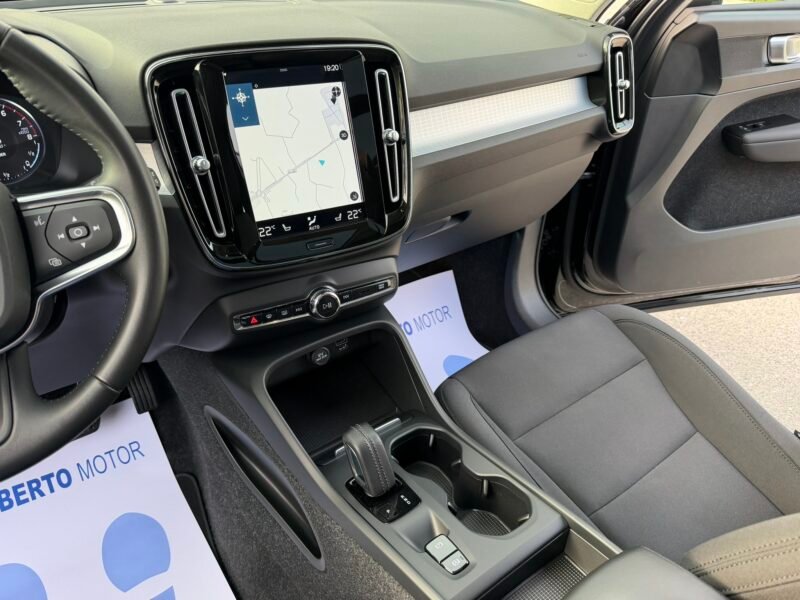 VOLVO XC40 1.5T5 262CV RECHARGE INSCRIPTION GEARTRONIC