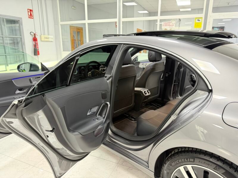 MERCEDES-BENZ CLA CLA180D 2.0D 116CV 8G-DCT