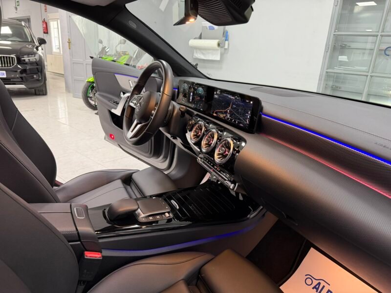 MERCEDES-BENZ CLA CLA180D 2.0D 116CV 8G-DCT