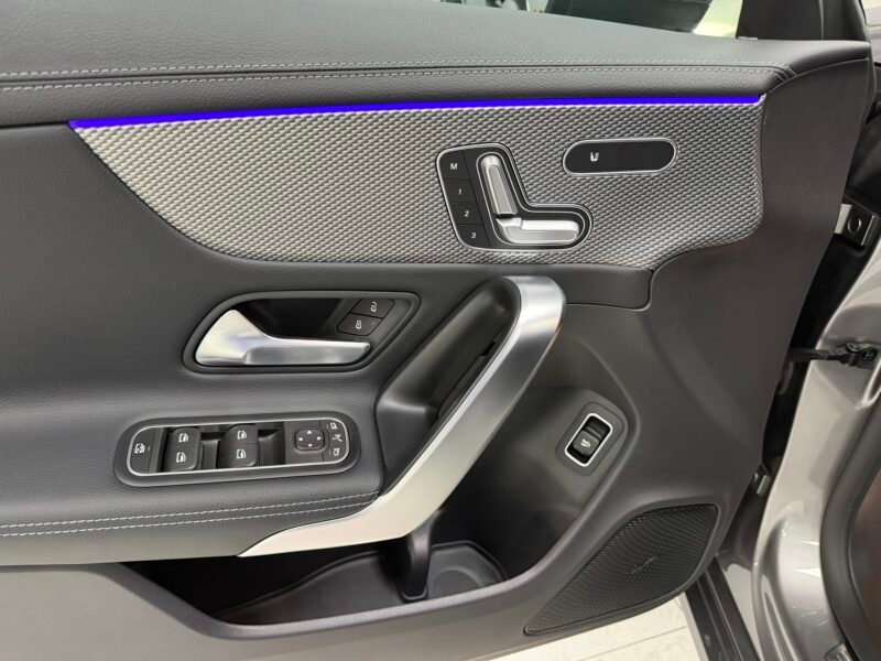 MERCEDES-BENZ CLA CLA180D 2.0D 116CV 8G-DCT